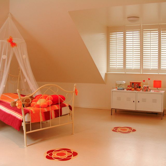Kids_bedroom_bright_shutters