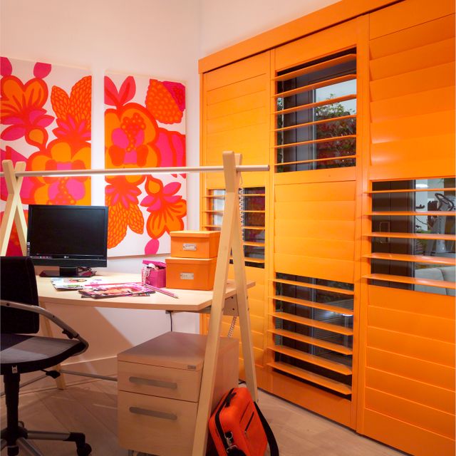 Orange_window_shutters